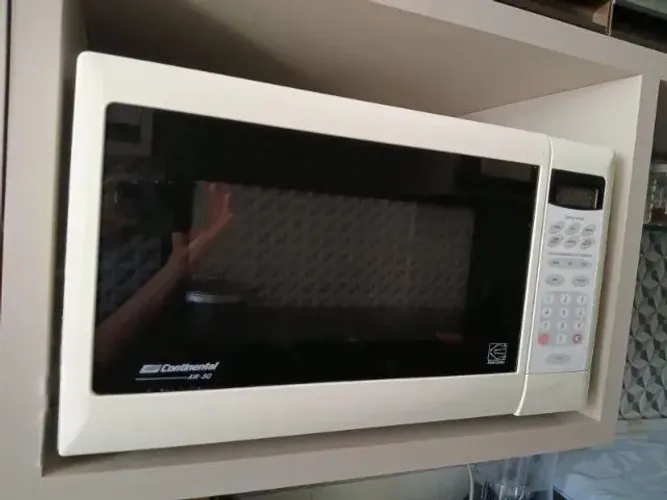 Forno de Microondas Continental AW 3.0