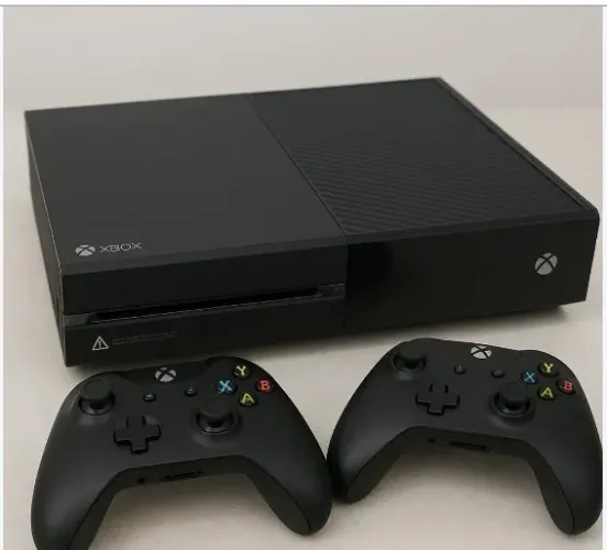 Vende-se Xbox one com dois controles