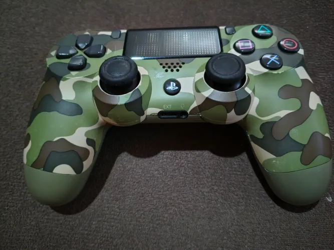 Controle original PS4 camuflado