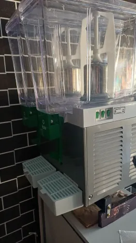Vendo refresqueira ibbl 220v nova