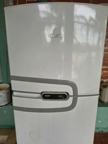 VENDO GELADEIRA CONSUL FROST FREE USADA POREM FUNCIONA PERFEITAMENTE