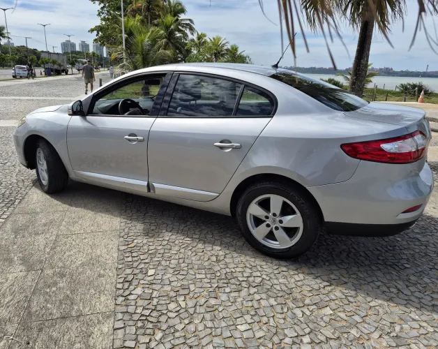 Renault Fluence Sed. Dynamique 2.0 16V Flex Mec. 2013