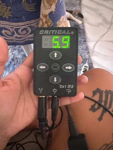 Fonte para máquina de tatuagem 