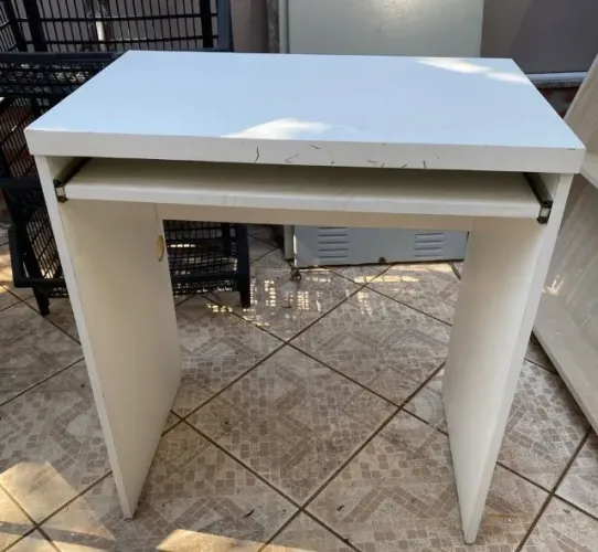 Escrivaninha de estudo / mesa de computador