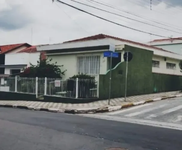 Casa Térrea Reformada de Esquina | Centro de Caieiras | 3 Dormitórios | Mobiliada