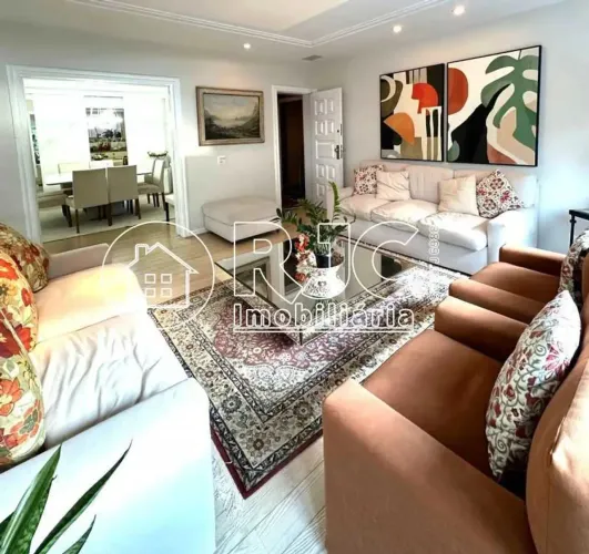 Puro luxo em Ipanema, 201m², 4 quartos, suíte, 2 vagas e segurança total.