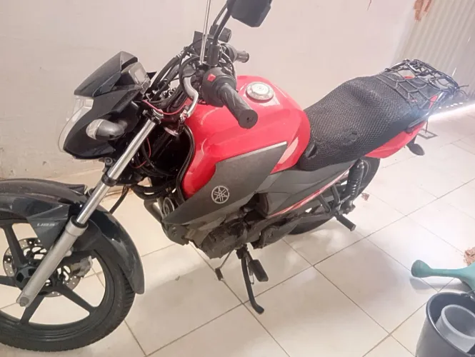 Vendo moto 150 factor