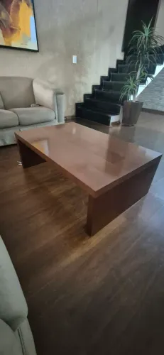 Mesa de Centro Grande em Madeira Marrom - Sala de Estar