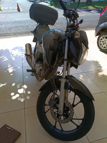 Titan 160 único dono