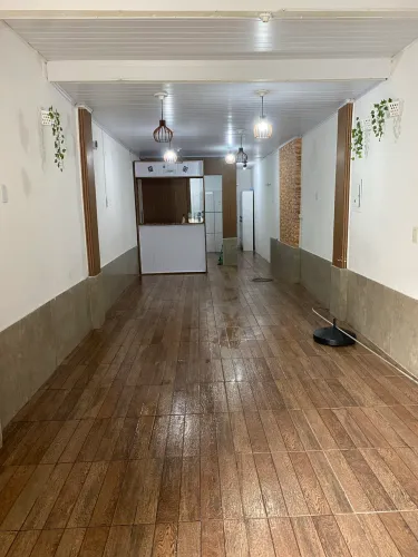 Alugo loja no Menino Deus, 50m2 - aceito caução - direto com o proprietário.