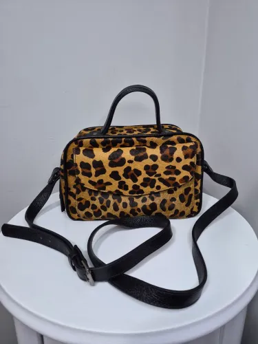 Bolsa oncinha couro bau