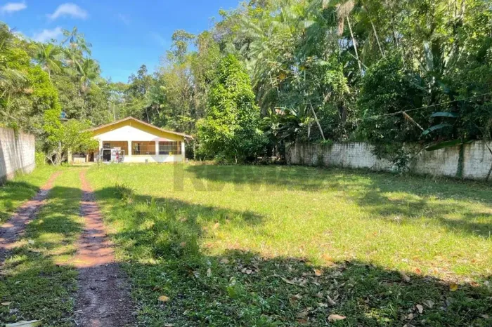 Vendo Sítio 2.760m² com Acesso ao Rio Paricatuba nos Fundos e Potencial para Eventos
