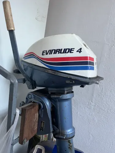 Motor de popa evenrude 4cv com tanque separado ótimo estado 
