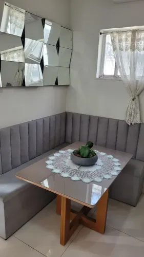 Vendo mesa mais canto alemão bancos são baú mais espelho