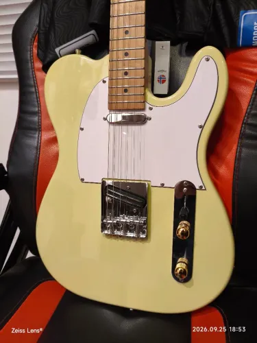 Guitarra Telecaster Strinberg