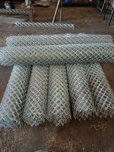Promoção Tela alambrado 74m x 1,80m de altura - Fio 12 - Malha 2"