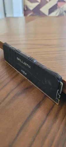 Memória RAM crucial ballistix 4gb 2400mhz