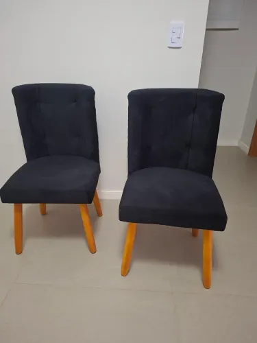 Vendo 2 cadeiras novas . Vendo as 2 por 300,00