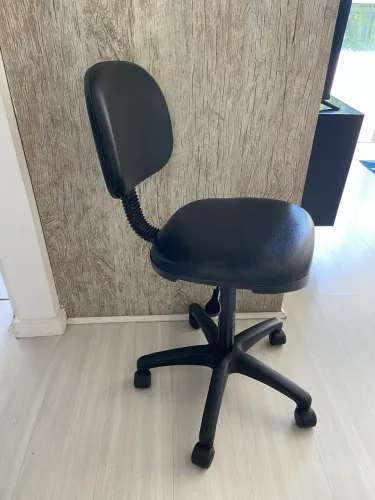 Cadeira giratória ajustável mocho | 100 reais