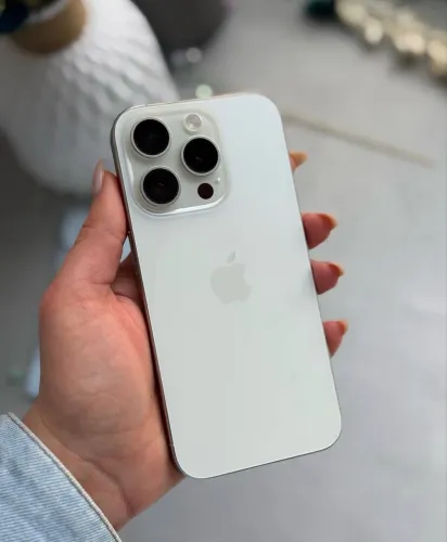 iPhone 15 pro branco 128gb 06 meses de garantia