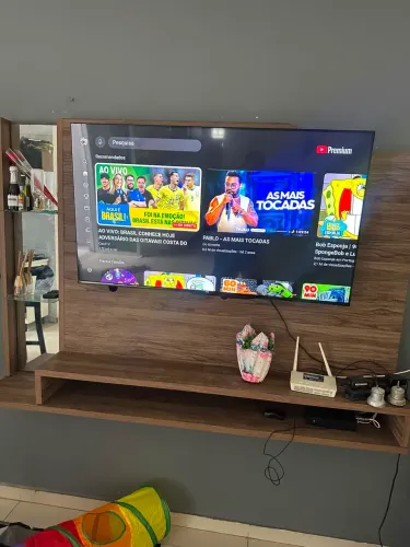 Rack com Tv 50 polegadas 