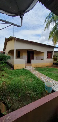 Casa ampla com terreno