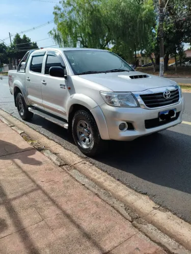 Toyota Hilux CD SR D4-d 4X4 3.0 TDI Dies Aut. 2013