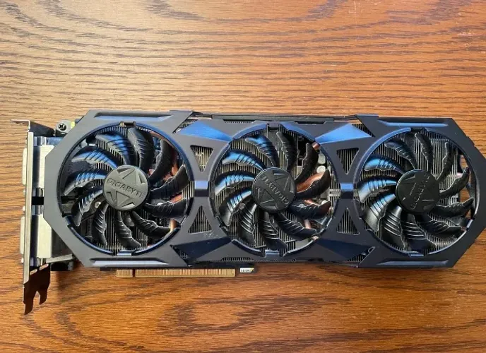 GTX 970 - 4GB - 256 BITS - GIGABYTE WINDFORCE