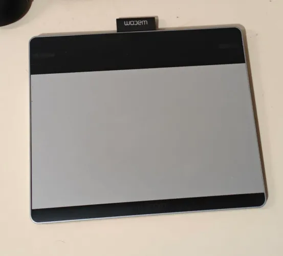 Wacom CTH480 Pen Tablet (Mesa digitadora)