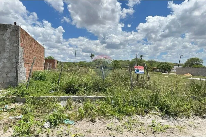 Terreno em Lajedo: Espaço para Seus Sonhos!