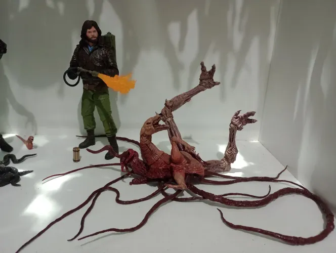 The Thing Macready e Dog Neca Ultimate 