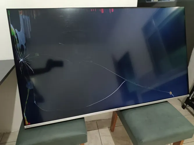 Tv Philco 55 polegas display quebrado vendo no estado q está, só pra desmanche