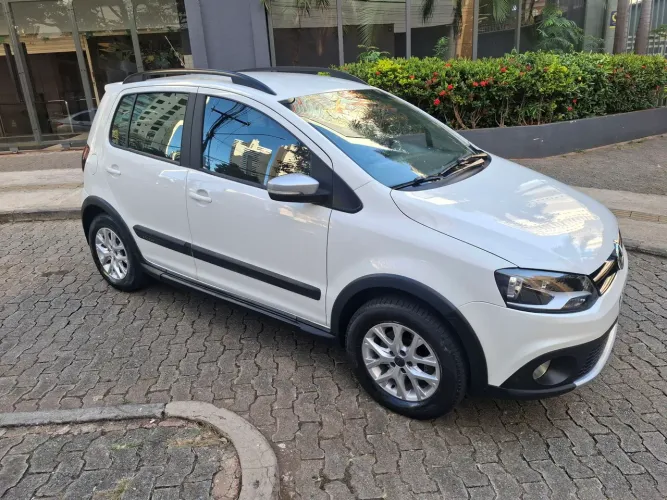 Volkswagen Crossfox 1.6 MI Total Flex 8V 5P 2014