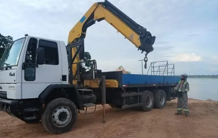 CAMINHÃO MUNCK DISPONÍVEL