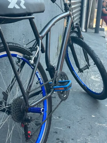 Bicicleta Aro 26 Custom Preta com Rodas Azuis