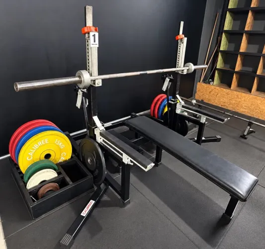 Cavalete Powerlifting Calibre + 207,5 kg Anilhas Calibradas + Barra Oficial