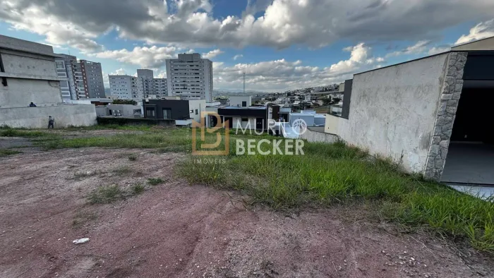 Terreno para venda 450m² no bairro Urbanova