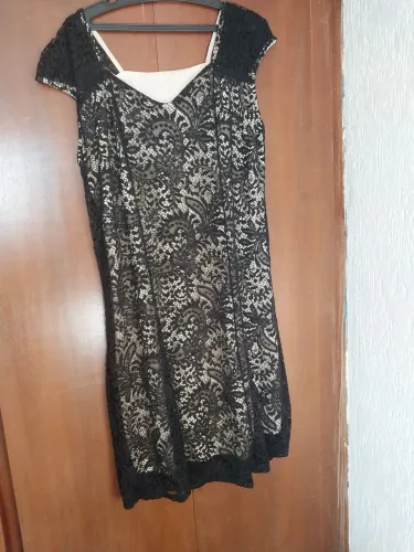 Vendo 2 vestidos usados, em perfeito estado, tamanho G, mais detalhes na descrição.