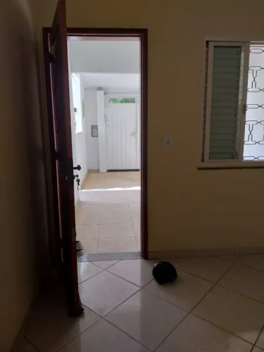 CASA NO BAIRRO AEROPORTO, 3 QUARTOS, 1 SUÍTE, 1 VAGA, COPA COZINHA, DEPÓSITO E QUINTAL