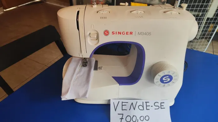 Máquina de costura doméstica Singer 