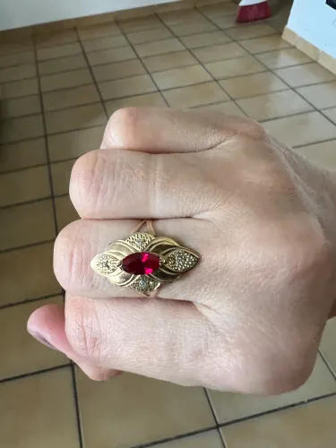 Anel marquise em ouro 18k