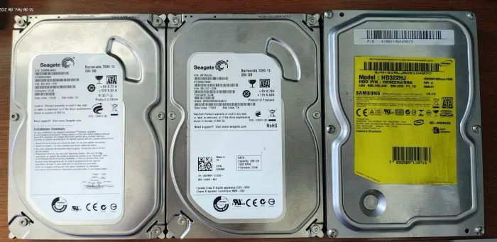 8 HDs Usados funcionando de 2.5 e 3.5