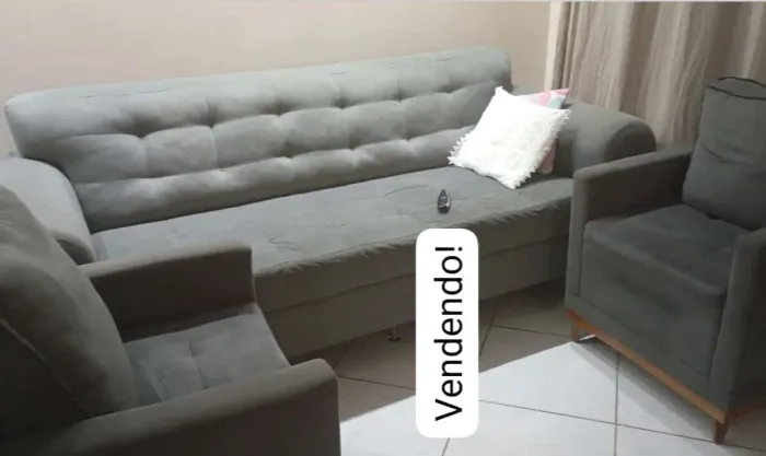 Sofá com duas poltronas