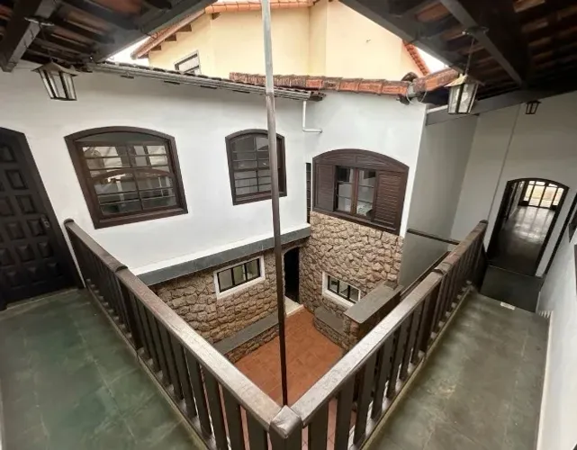 Imóvel Comercial/Residencial no centro de Paracatu, 8 quartos