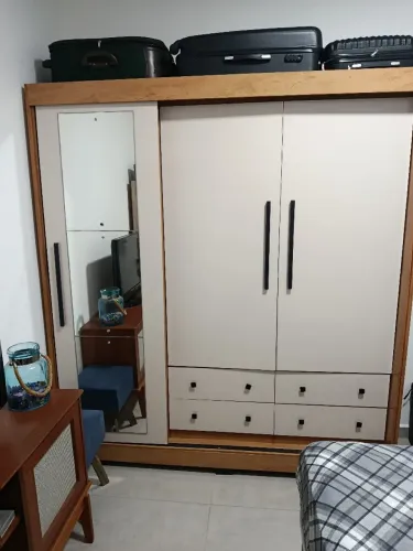 Vendo guarda roupas imperdível