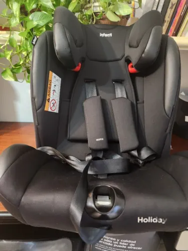 Cadeirinha de carro para bebê, Holiday Infanti com Isofix. Seminova!