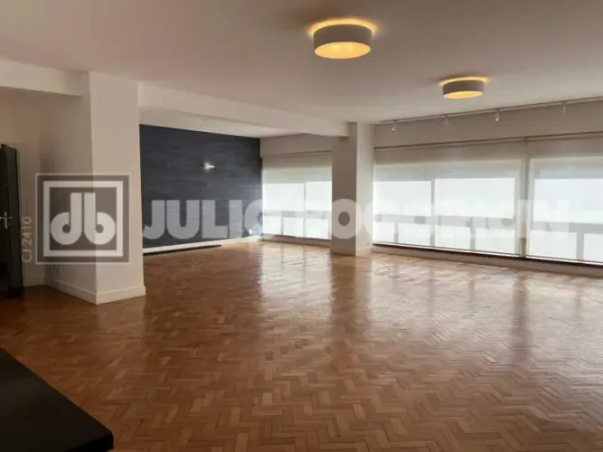 Apartamento : / Residencial / Copacabana