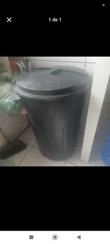 Vende-se balde de 100 litros