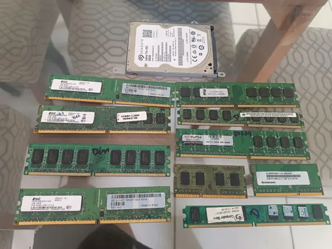 Vendo essas memórias RAM e esse HD 