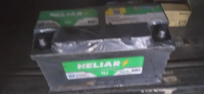 Bateria automotiva Heliar 95 amperes.